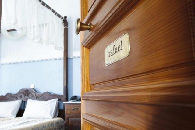 Monte Kristo Hotel Ermoupoli Room photo